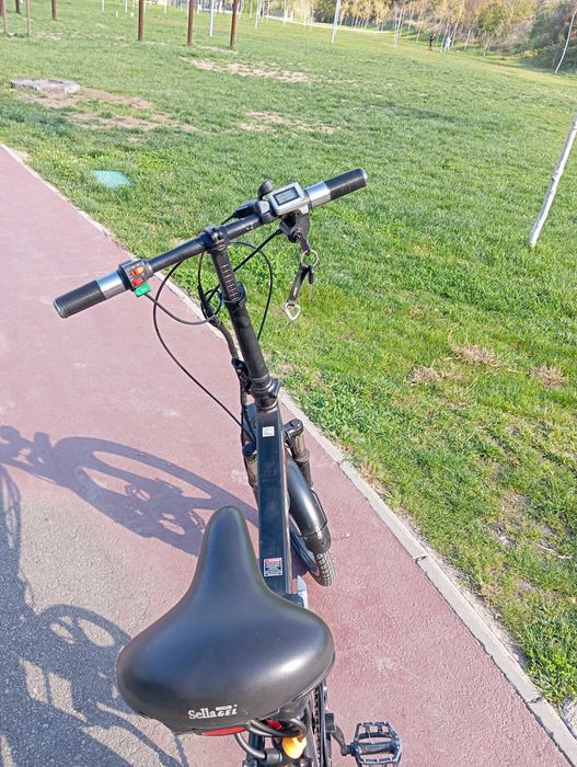 Bicicletă electrică deosebită 2 moduri Accelerație manuală si Asistată