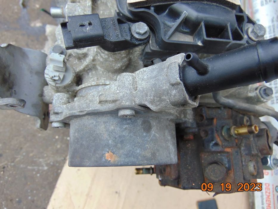 Pompa inalte renault Master 2.3 euro 5 opel movano mascott 2.3 cod r nissan qashqai 1.6 trafic 1.6