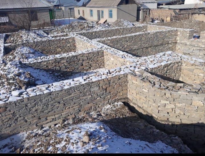 Камень сатылады .