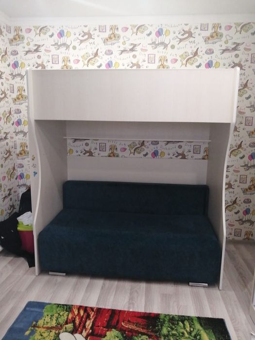 Продам двухярусную кровать диван