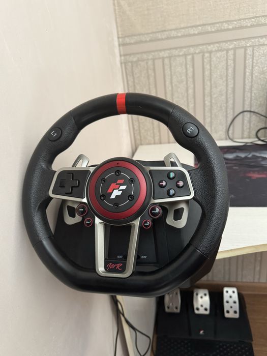 Руль игровой с педалями