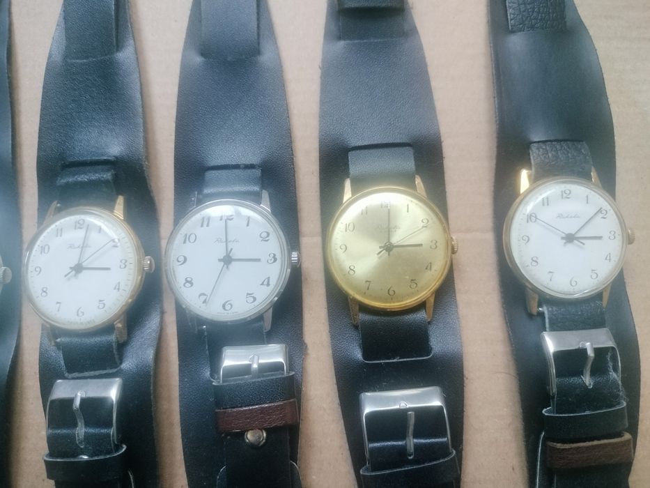 Vând ceasuri mecanice Raketa și Pobeda