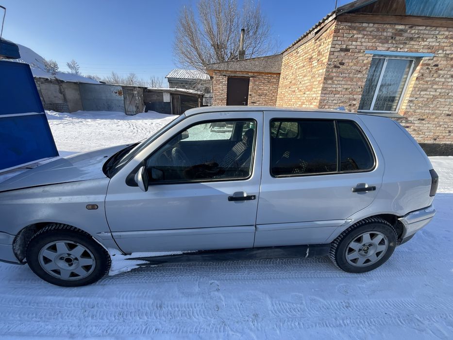 Продам машину Volkswagen Golf
