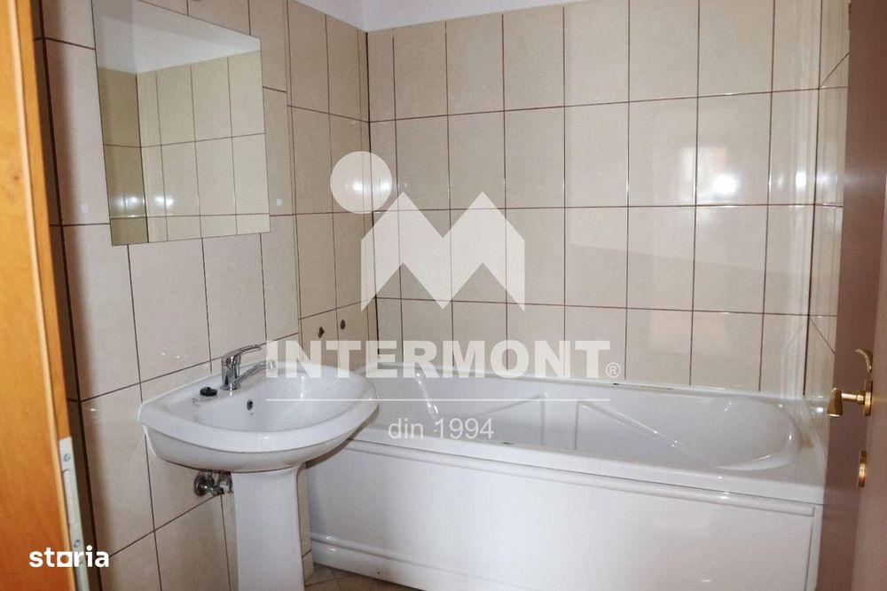 Apartament 3 camere de vânzare în Sinaia | 70,04 mp utili | Parter