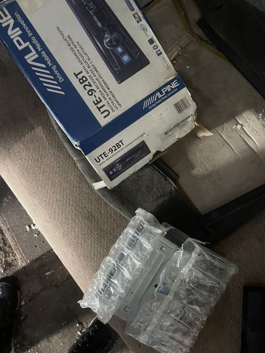 Продам Alpine92bt