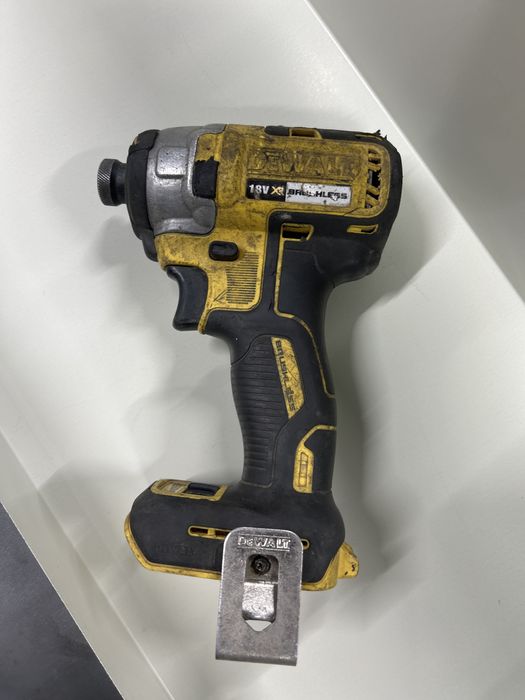 Dewalt DCF887 205Nm - Ударен безчетков винтоверт