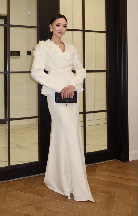 Продам белое платье