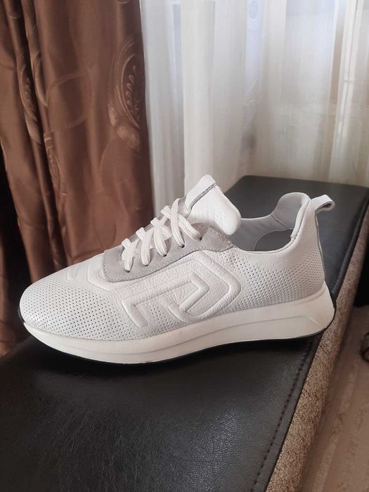 Дамски обувки от естествена кожа