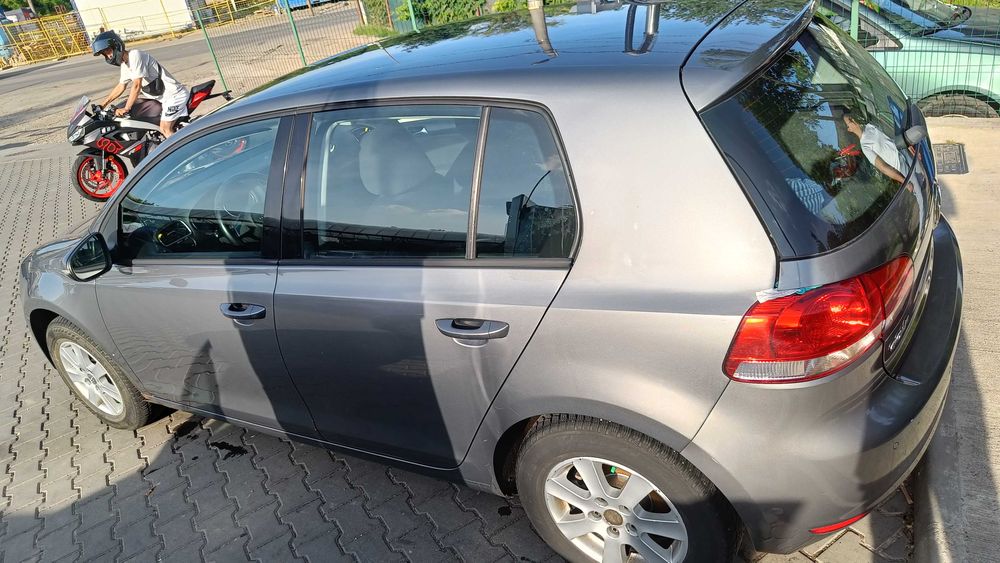 VOLKSWAGEN Golf 2010 — imagine 2