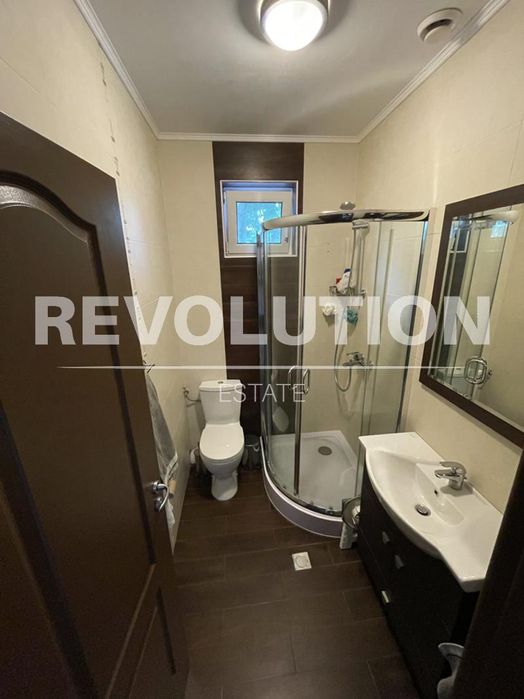 Къща в района на Виница!