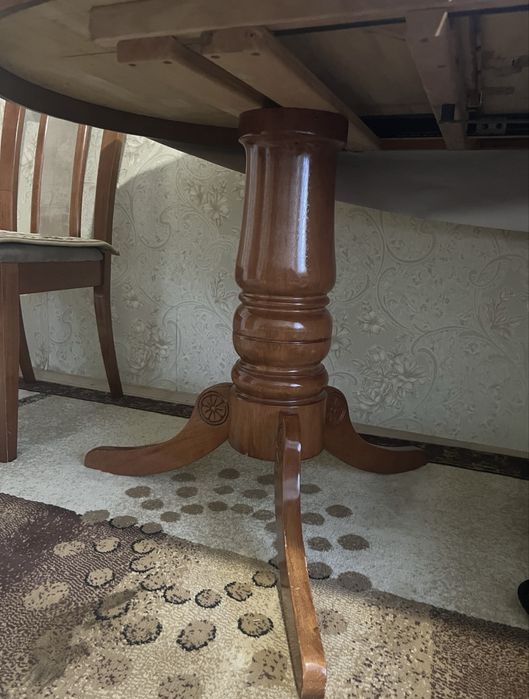 Продам деревяный стол