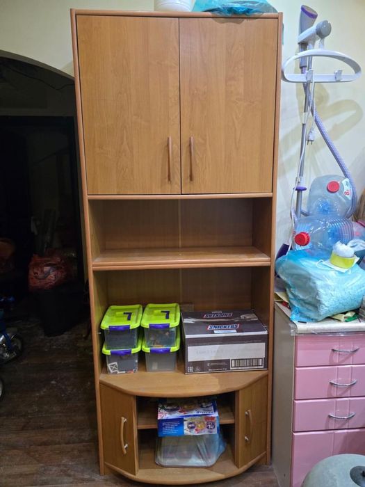 Шкаф коричневого цвета