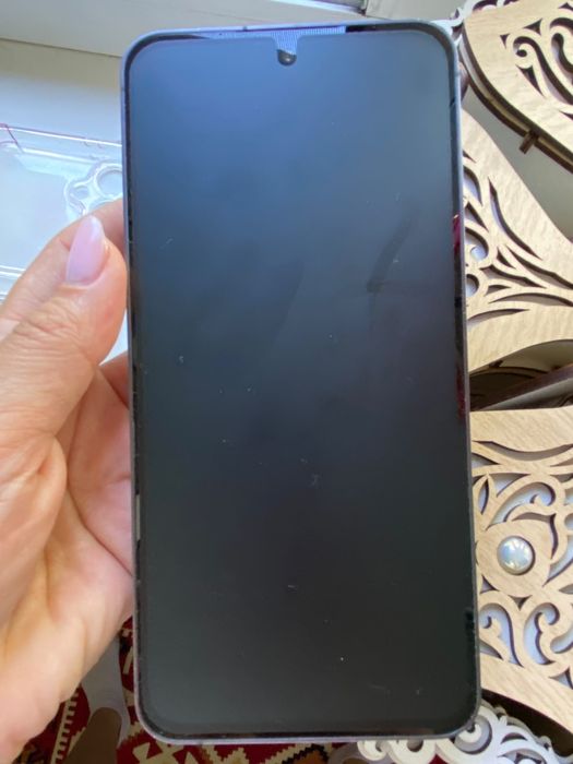 Samsung S24 FE  телефон