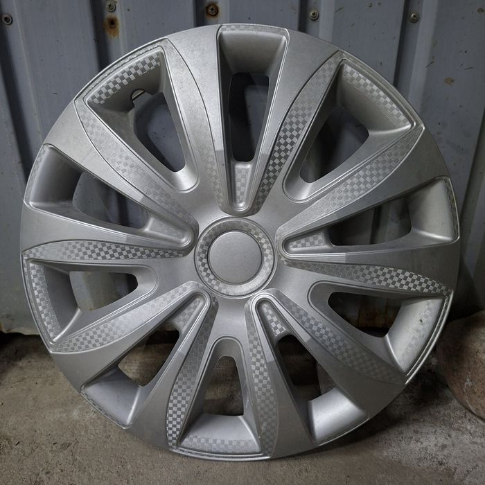 Продам калпаки на колеса.