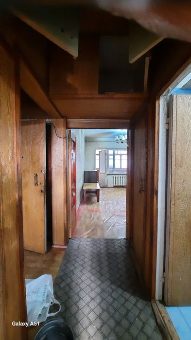 Сдаётся на Юнусабаде -17 2/2/4 передано в 3 комнатную