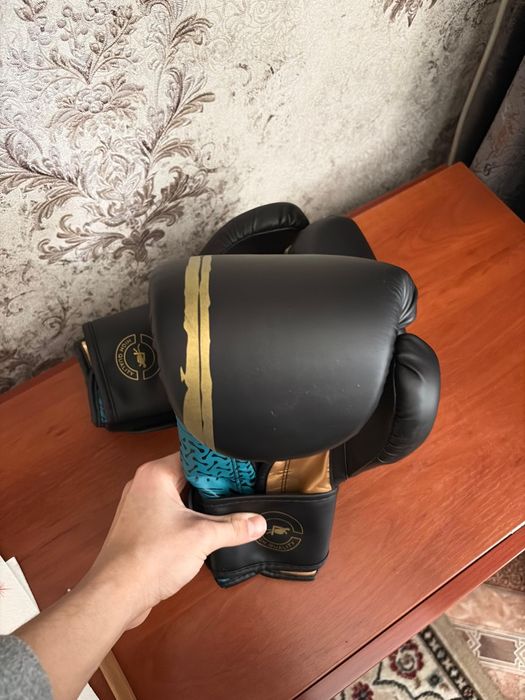 Продаются перчатки