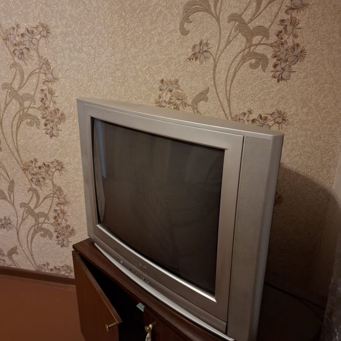 Продам телевизор