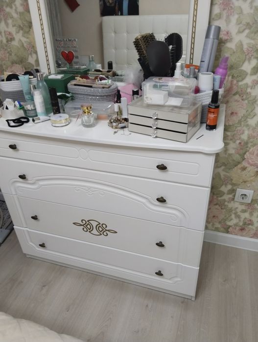 Спальный гарнитур