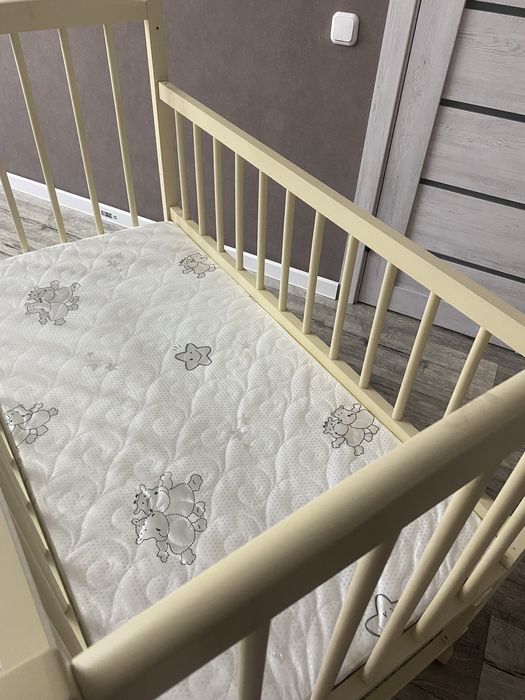 Детская кроватка с матрасом 12 тыс