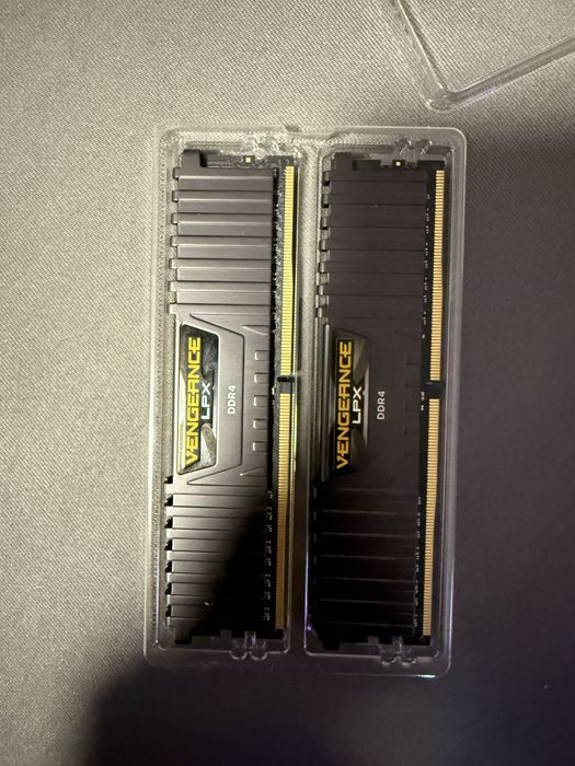 Kit i9 12900KS+16GB RAM DDR4+AIO 240+Carcasa Aqirys Gacrux noua+Hdd 1t