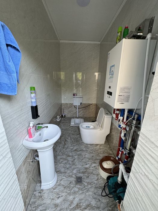 Bitonkadan 1 km 900 metr kirganda Abdurahmonovga yetmastan tayyor uy