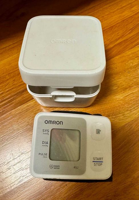 Vand Tensiometru electronic de incheietura complet automat Omron RS2