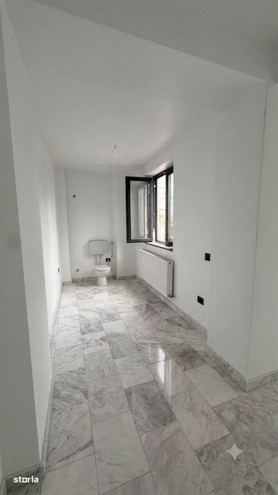 Spatiu comercial P+1, 184 mp, parcare, zona Central