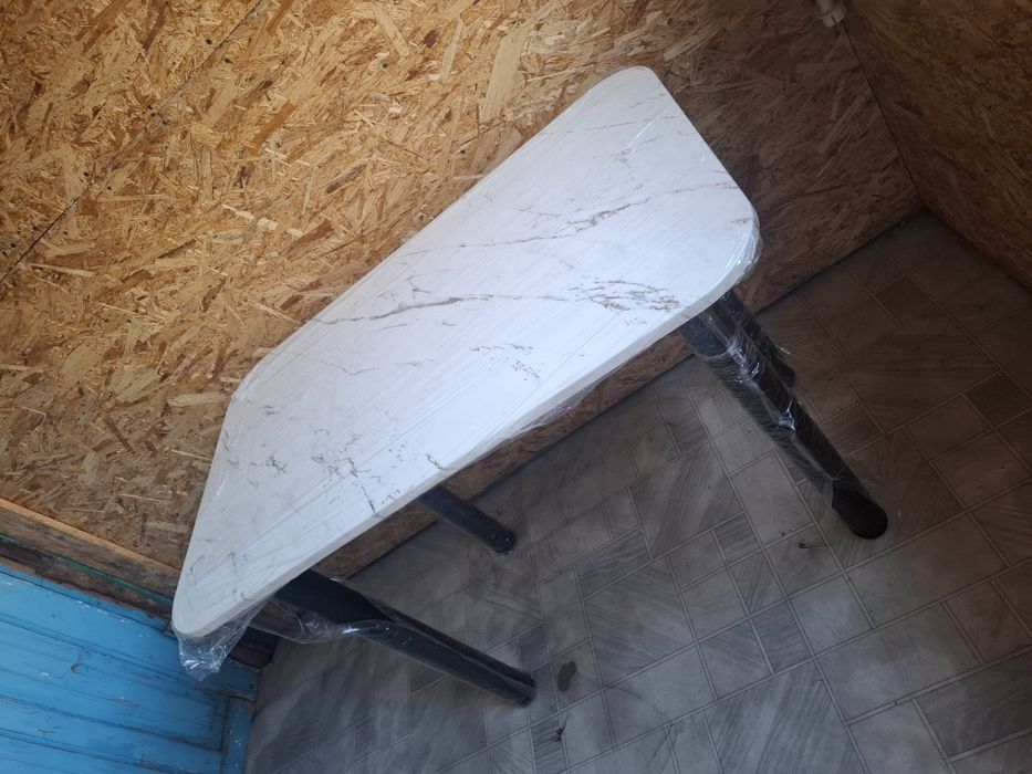 Продам новые столы