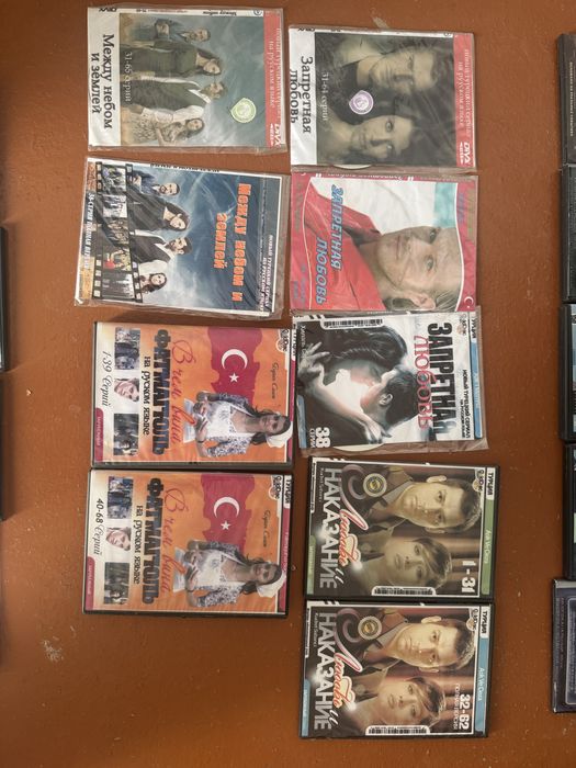 Диски, фильмы, сериалы на русском и английском языке