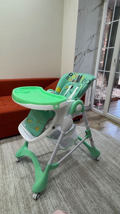 Детский стульчик для кормления