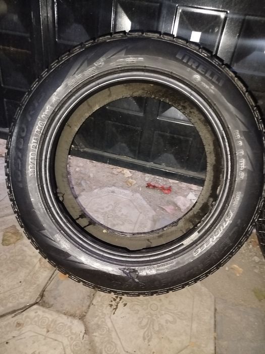 Продам шины 185/60/15 Pirelli