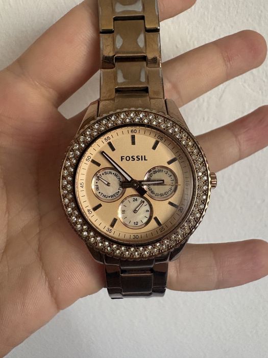 Ceas Fossil damă – elegant, culoare rose gold, cu cristale
