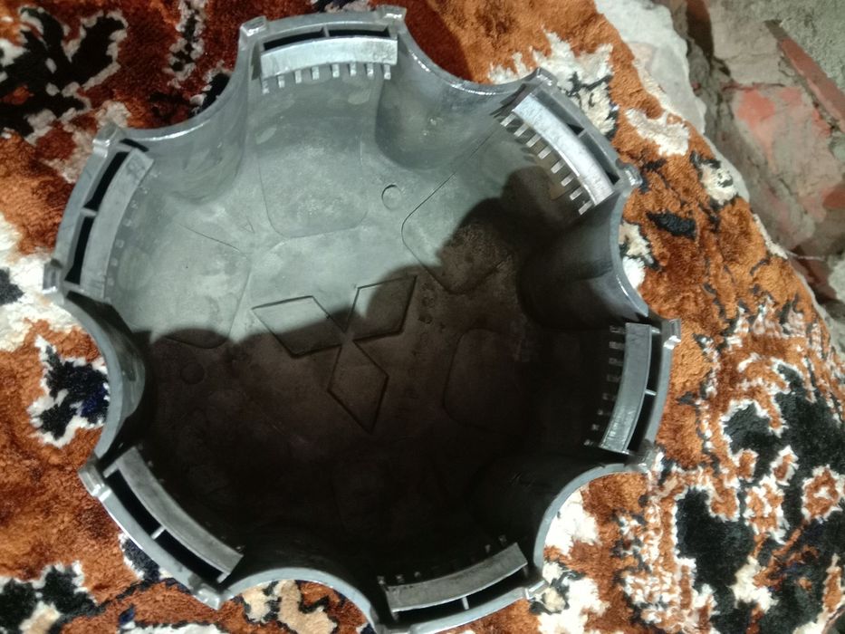 Колпак колёсного диска Митсубиси