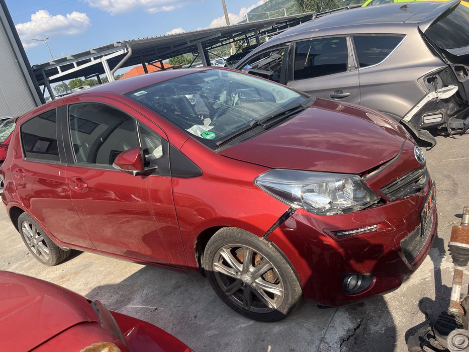 Toyota Yaris 2014 1.3 бензин За части!