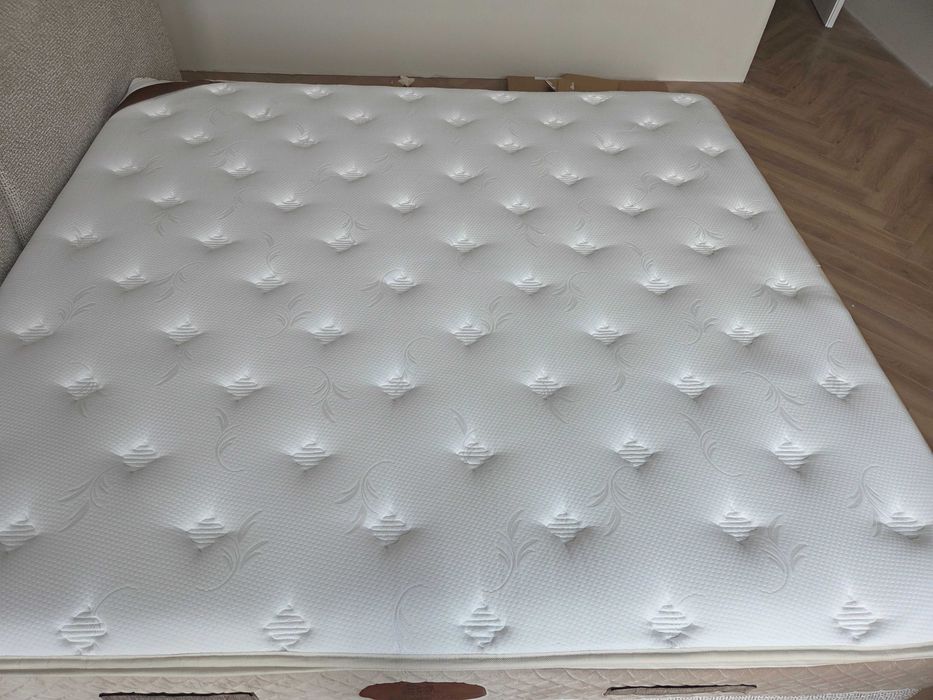 Тапицирана спалня с матрак 180/200см