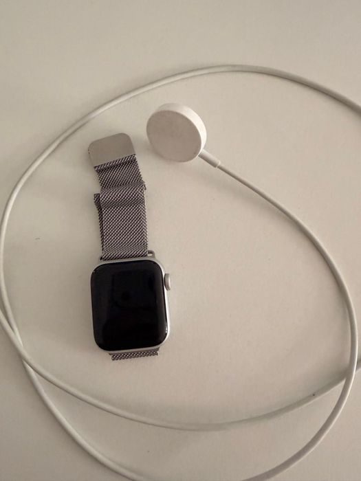 Часы apple watch Se