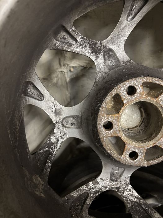 Pachet 2 seturi anvelope iarna plus 1 set jante