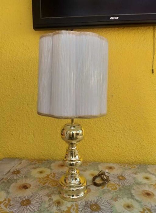 Veioza cu picior de alama