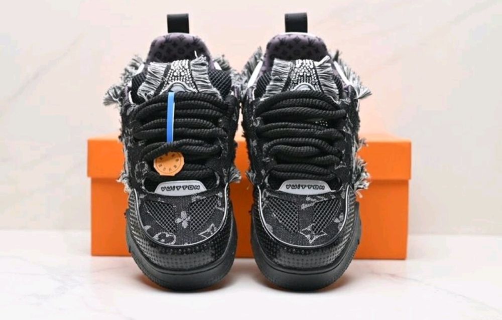 LOUIS VUITTON x Swarovski Skate Custom  Black 1854