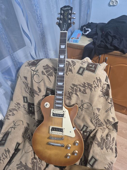 epiphone les paul classic