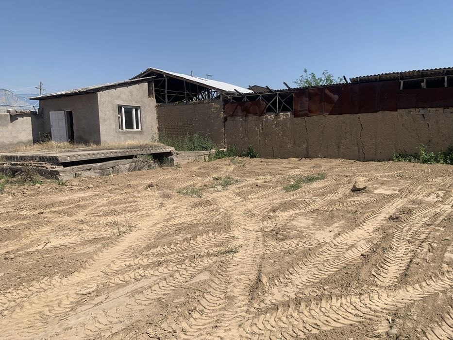 Назарбек тарновда йер сотилади