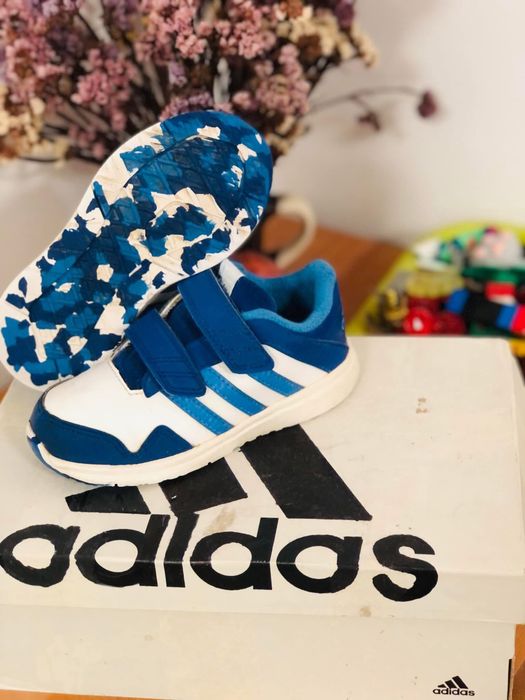 Adidasi baiat ADIDAS-marimea 27-28,inter17,5cm,ca piele Geox,Salomon