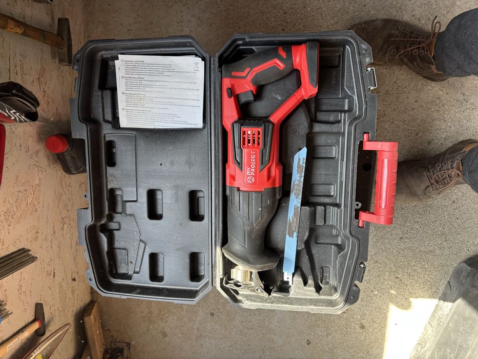 Set scule pe acumulator