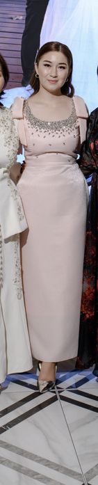 Очень нежный вечерный платья