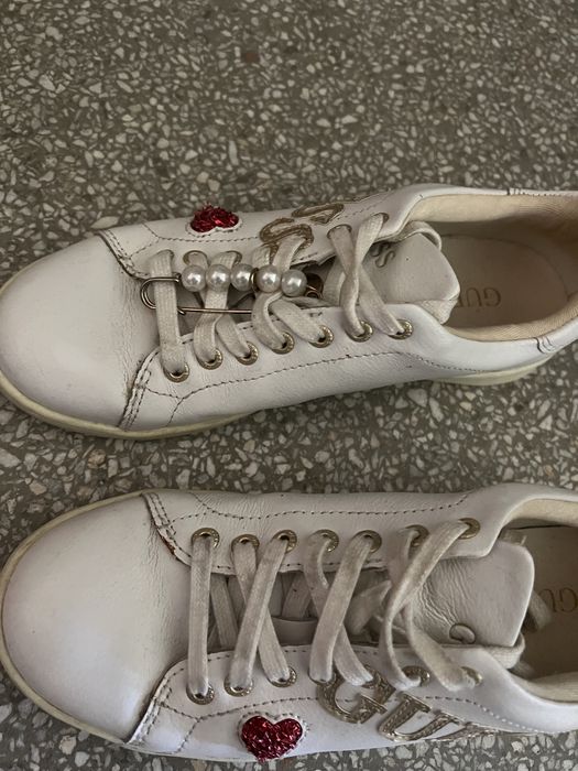 Маратонки Guess.