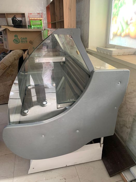 Продам ветринный холодильник