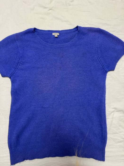 Син пуловер с ангорска вълна