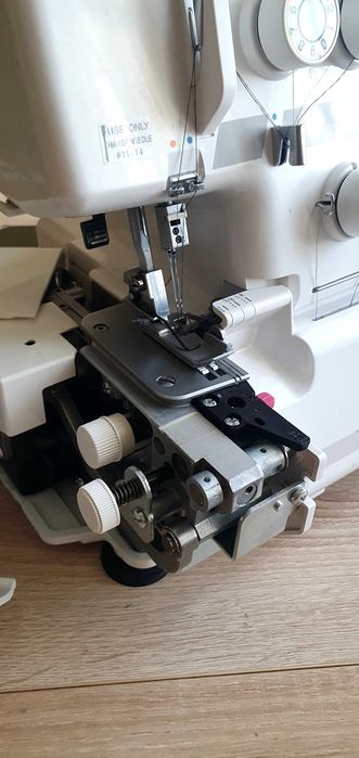 Оверлок Janome 204D в упаковке