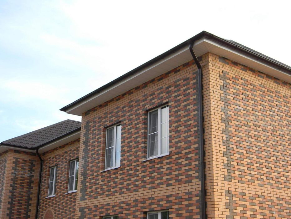 Монтаж водосток. Карнизы. софиты. Водосточные системы