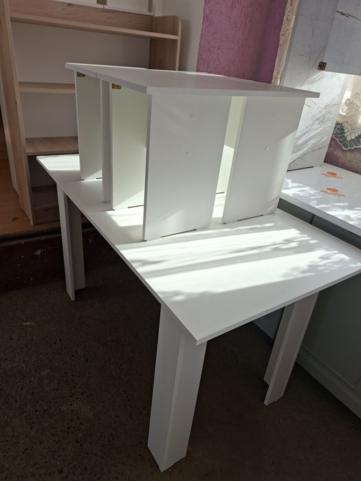 Кухонный стол новый